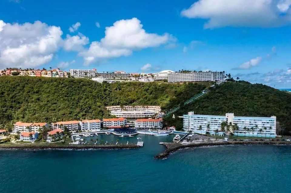 Beautiful Ocean Blue Love Oceanfront Apartment Fajardo